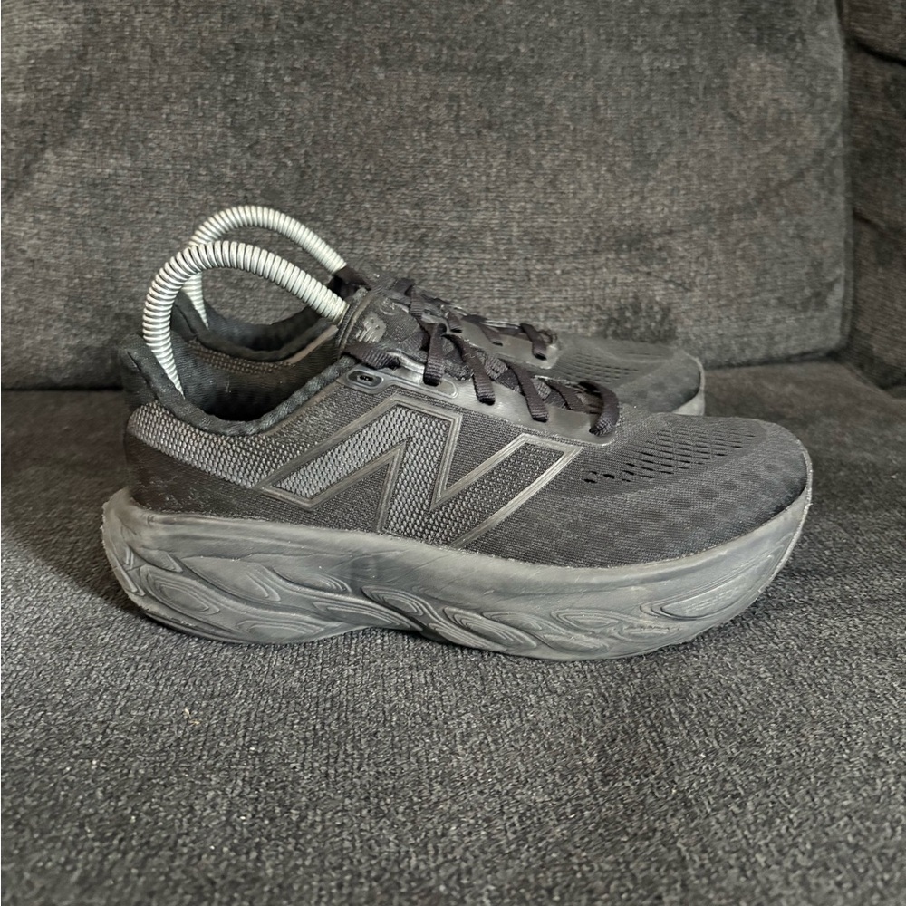 New Balance Fresh Foam X 1080v14 Womens Size 6.5D Black Running Shoes Sneakers
